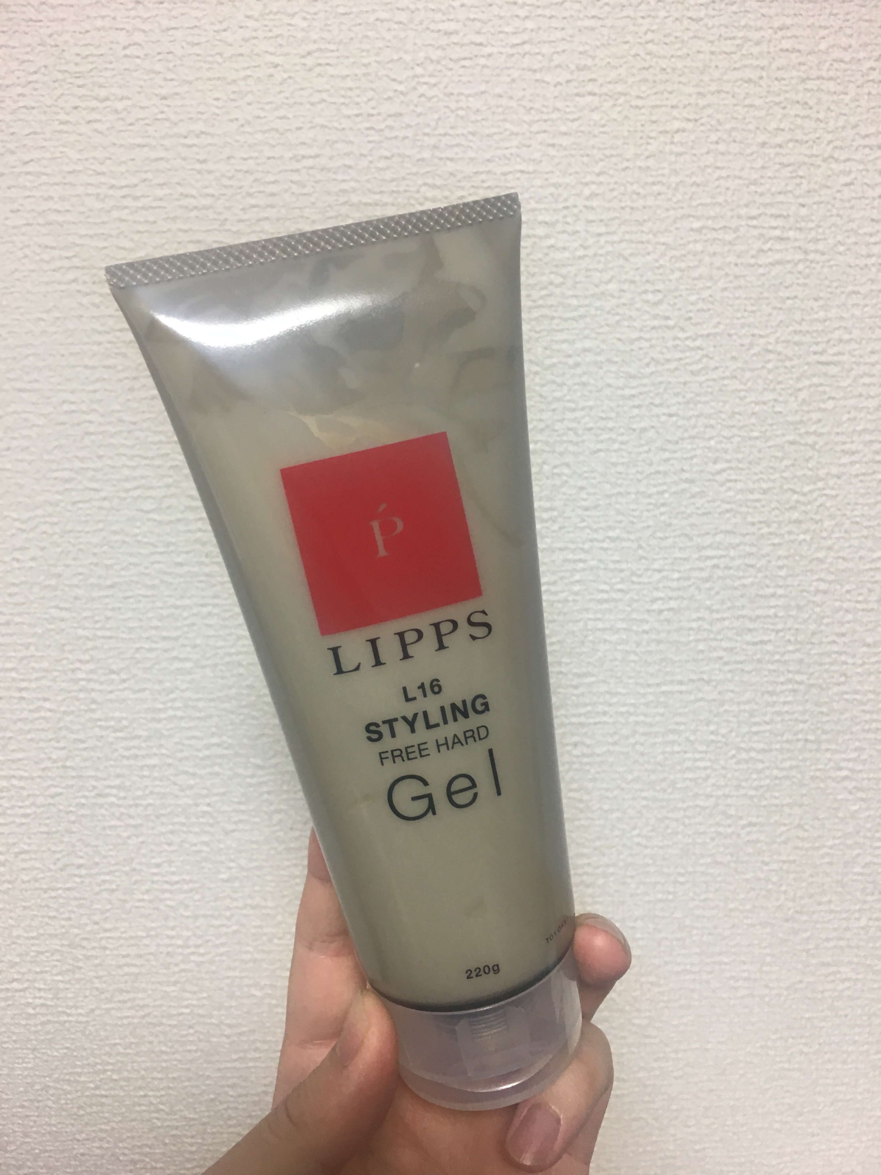 レビュー】LIPPS L16フリーハードジェルはクリームのような浸透力でパリッと固まる。髪につけた直後から手早くセットすれば忙しい朝の強力な味方に！  | 職人戦記~外伝~